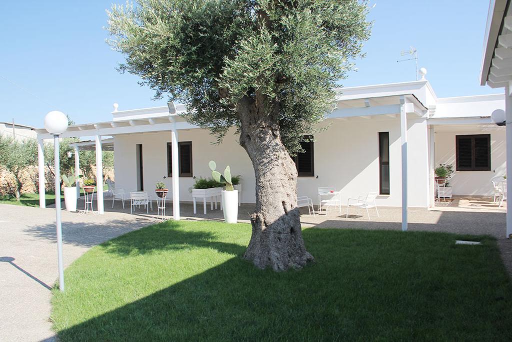 Relais Lali' Pensionat Mottola Exteriör bild