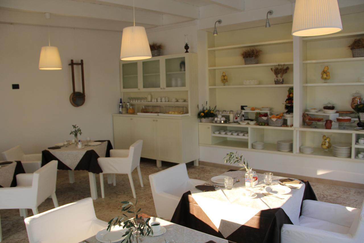 Relais Lali' Pensionat Mottola Exteriör bild