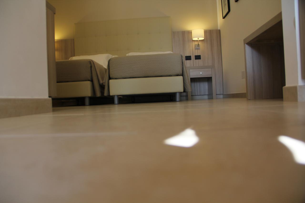 Relais Lali' Pensionat Mottola Exteriör bild
